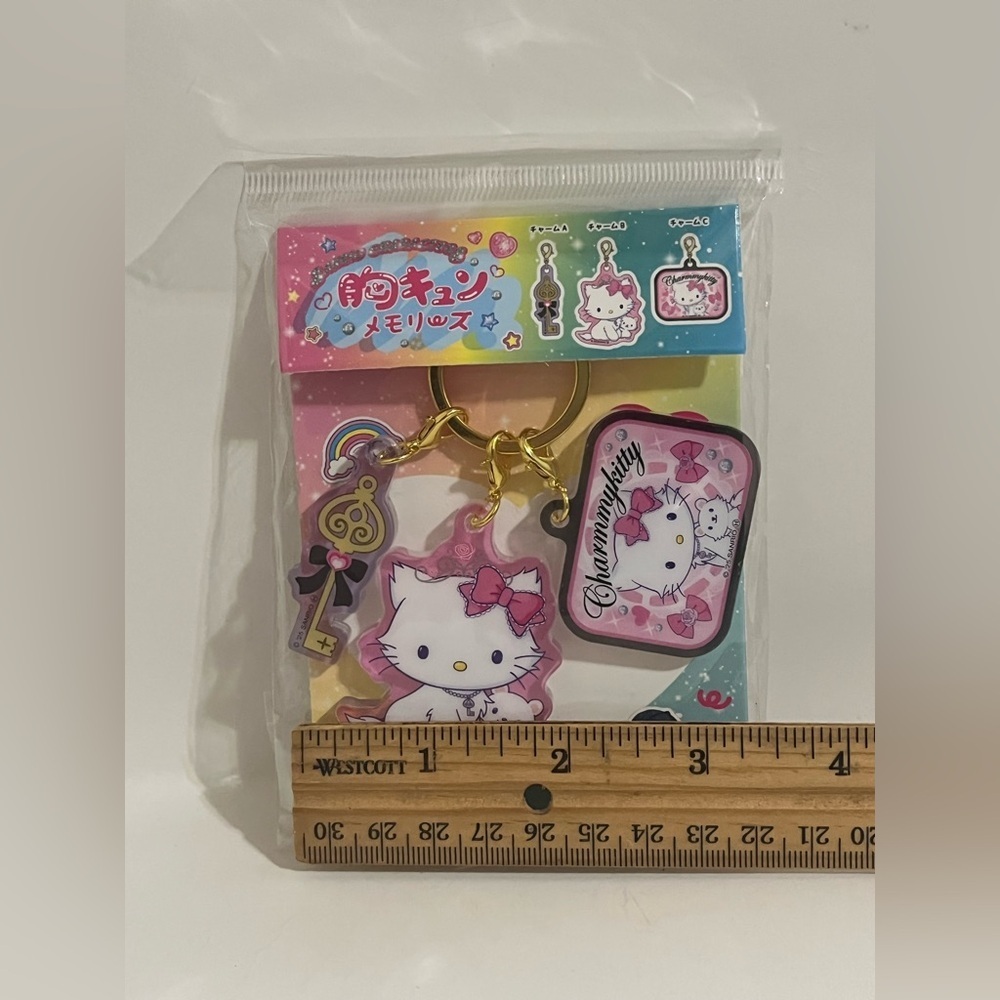 Charmmy Kitty Keychain with Acrylic Detachable Charms - Picture 5 of 5